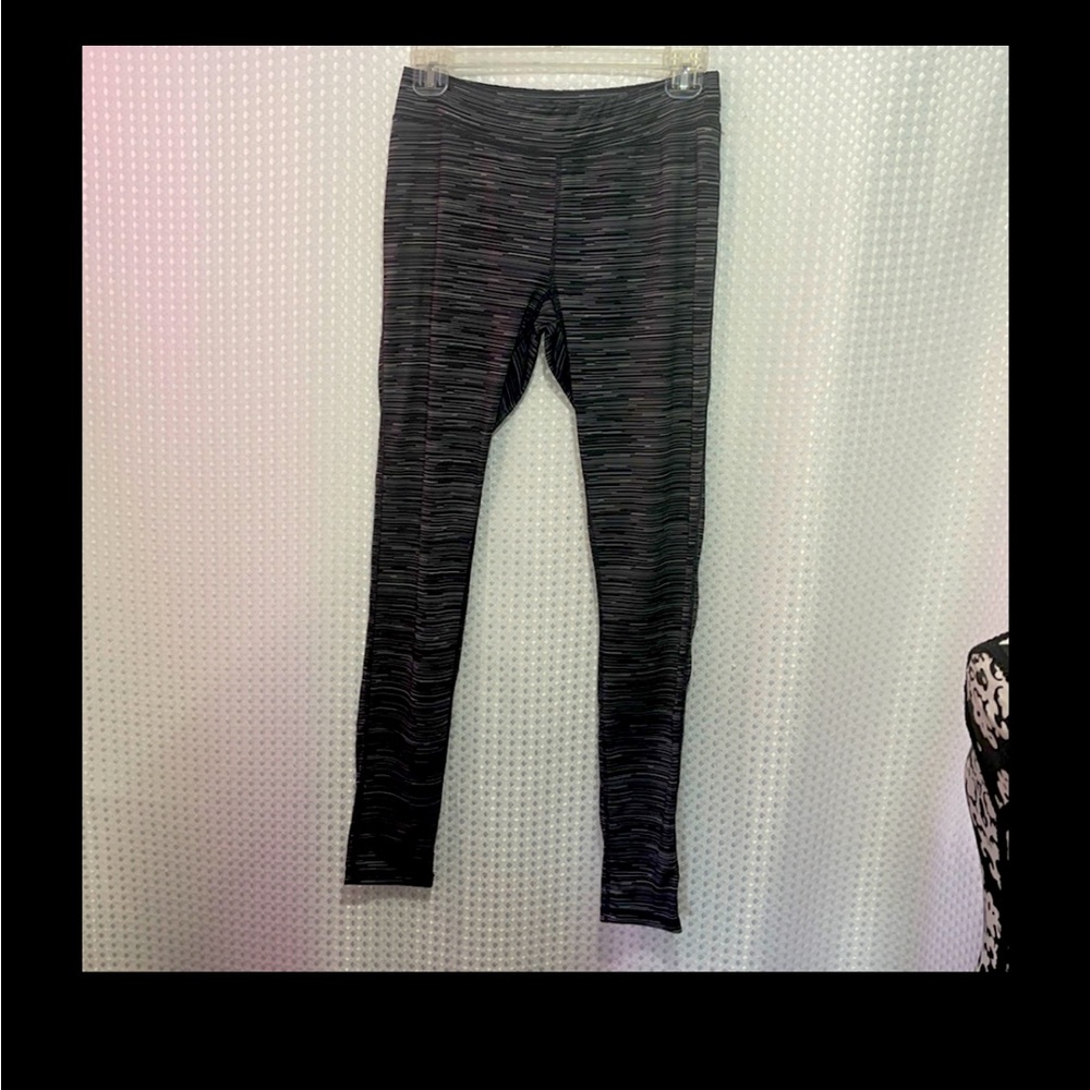 Everlast Women's workout Tights striped small.